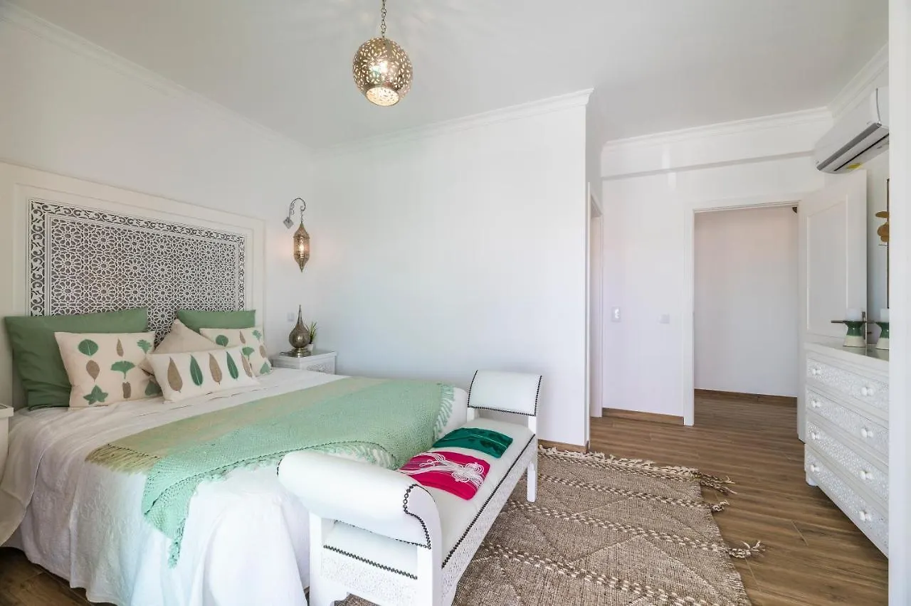 Riad Matias Gale - Luxury Villa With Private Pool, Ac, Free Wifi, 5 Min From The Beach Guia  Portugal